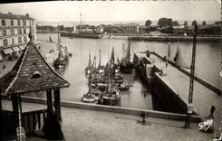 CPM Honfleur Le Port Bateaux