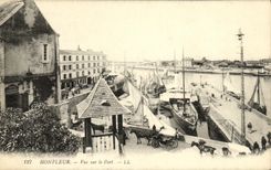 POSTAL Honfleur de la VENDIMIA visto en los barcos portuarios