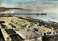 POSTAL MODERNA opinion de Trouville Deauville de las dos playas y del nuevo embarcadero