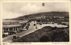 CPA Deauville Plage Vue generale vers le Port