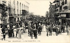 CPA Deauville La Rue Gontaut Brion