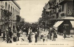 CPA Deauville La Rue Gontaut Brion