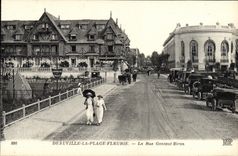 CPA Deauville La Plage Fleurie La Rue Gontaut Biron 