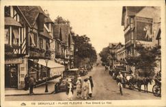 CPA Deauville Plage Fleurie Rue Desire Le Hoc Magasin au Printemps