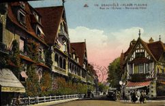 CPA Deauville Plage Fleurie Rue de l Ecluse Normandy Hotel Magasin au Printemps