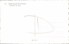 CPM Deauville Trouville L entree du Port Bateaux