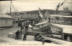 CPA Deauville Les Quais et le Pont Tournant