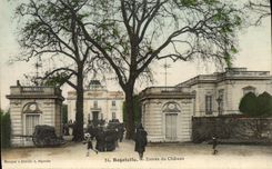 VINTAGE POSTCARD Entered Trifle of the Castle