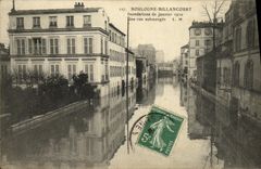 VINTAGE POSTCARD Boulogne Billancourt Floods Jnvier 1910 a street submergee