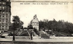 CPA Clichy Place de la Republique Bataille de Fleurs