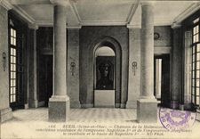 VINTAGE POSTCARD Rueil the Castle of Malmaison the hall and the bust of Napoleon 1st