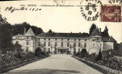 CPA Rueil Chateau de la Malmaison Cour d honneur