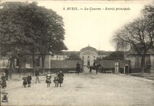 VINTAGE POSTCARD Rueil the Barracks Militaria Main entrance