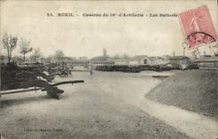 CPA Rueil Caserne du 16eme d Artillerie Les Batterie Canons Militaria 