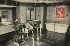 CPA Rueil Le Chateau de la Malmaison Ancienne Residence de Napoleon 1er Salle de bains