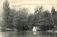 CPA Parc de Villeneuve l etang Les Etangs vers le Pont de Fer