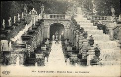 CPA Parc de Saint Cloud Grandes Eaux Les Cascades