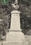 VINTAGE POSTCARD Park of Saint Cloud Gounod Monument