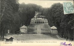 CPA Saint Cloud Vue de la Grille du Fer a Cheval