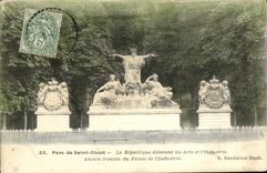 CPA Saint Cloud Parc La Republique decorant les Arts et l Industrie Ancien fronton du palais de l industrie 