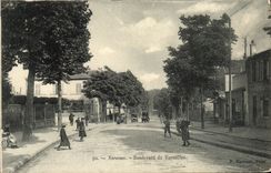 VINTAGE POSTCARD Suresnes Boulevard of Versailles Children