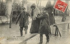 VINTAGE POSTCARD Asnieres Floods of January 1910 Rescue D a sexagenerian TOP