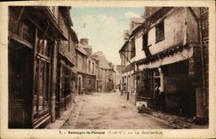 Calle principal de Bazouges Perugia de la POSTAL de la VENDIMIA