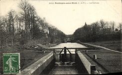 POSTAL Bazouges de la VENDIMIA debajo de las cerraduras de Hede