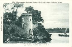 CPA Cote d Emeraude Les Bords de la Rance Le chene vert Bateau