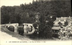Los bordes de la POSTAL de la VENDIMIA de rancio el puente de la lavanda de Letron colocan
