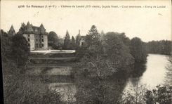 Castillo de Boussac de la POSTAL de la VENDIMIA de la charca interior de la corte de Landal de landal