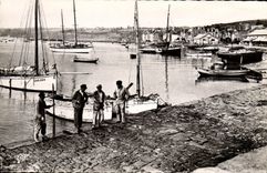 CPM Cancale Le Port a maree haute Bateau