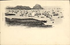 CPA Cancale Le rocher Bateaux