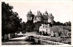 MODERN CARD Combourg Castle
