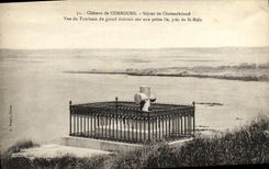 CPA Combourg Le Chateau Chateaubriand Vue du tombeau de l ecrivain pres de St Malo