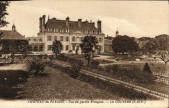 CPA Chateau du Plessis Vue du Jardin Francais La Couyere