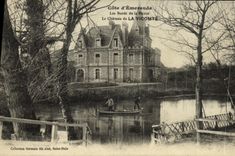 VINTAGE POSTCARD the castle of the Viscount Edges of the Rancid one