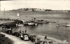 POSTAL MODERNA Dinard L etapa de aterrizaje con lejos Saint los barcos de Malo