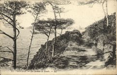 VINTAGE POSTCARD Dinard the Covered way