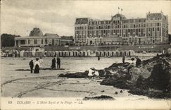 CPA Dinard L Hotel Royal et la Plage