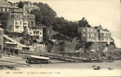 VINTAGE POSTCARD Dinard the Hold Of the green high speed motorboats