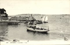 CPA Dinard La Cale Bateau 