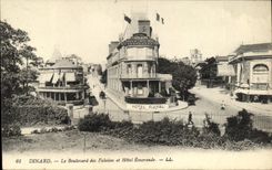 CPA Dinard Le boulevard des Falaises et Hotel Emeraude 