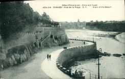 VINTAGE POSTCARD Dinard Seen of the Beach