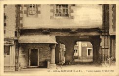 CPA Dol de Bretagne Vieille Maison Grande Rue