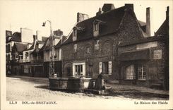 VINTAGE POSTCARD Fraud of Brittany the House of the Plaids