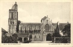 CPA Dol de Bretagne La Cathedrale cote Sud 