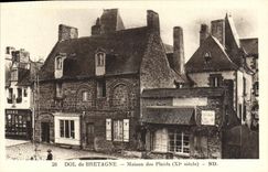 CPA Dol de Bretagne Maison des Plaids