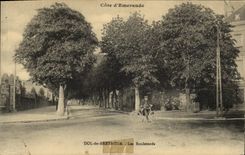 CPA Dol de Bretagne Les Boulevards velo cycliste