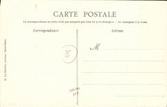 CPA Dol de Bretagne La Guillotiere Vieille maison a porche Enfants
